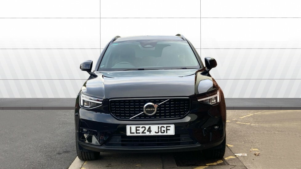 Volvo XC40 Plus Black #3