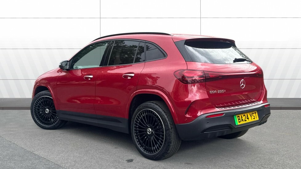 Mercedes-Benz EQA Amg Line Red #2