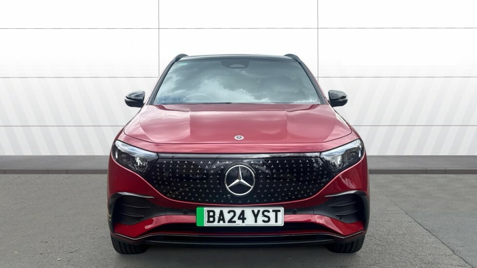 Mercedes-Benz EQA Amg Line Red #3