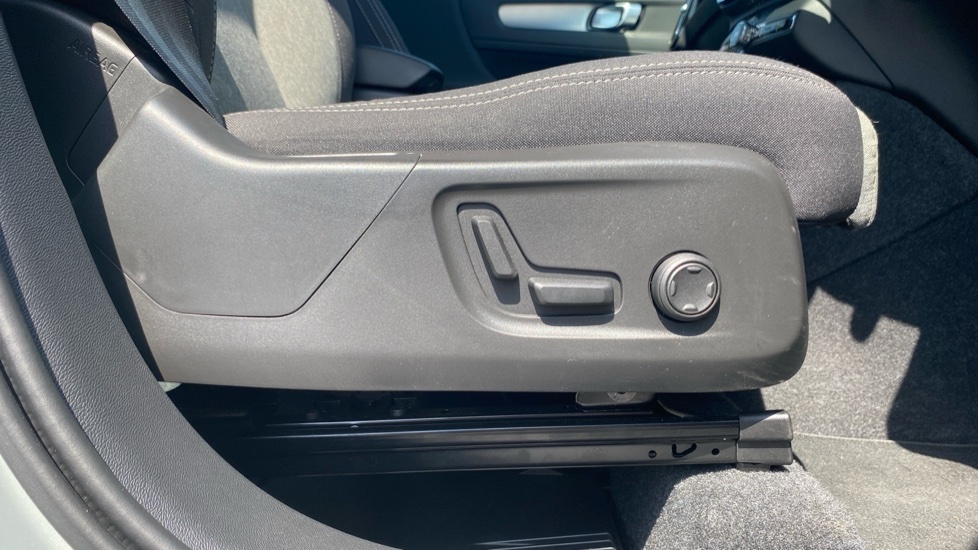 Volvo XC40 B4 Plus Silver #36