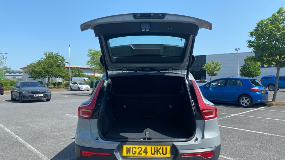 Volvo XC40 B4 Plus Silver #13