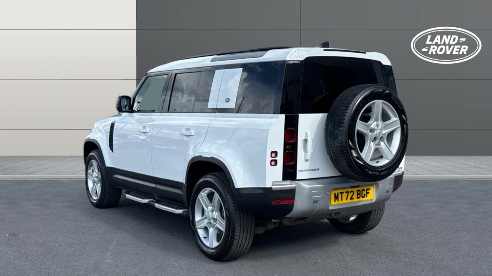 Land Rover Defender Se White #2