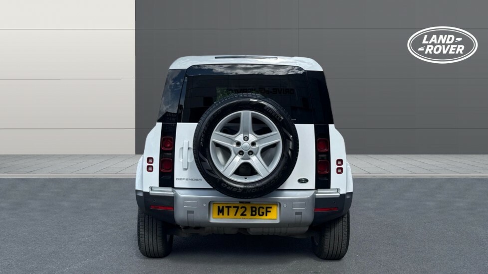 Land Rover Defender Se White #6