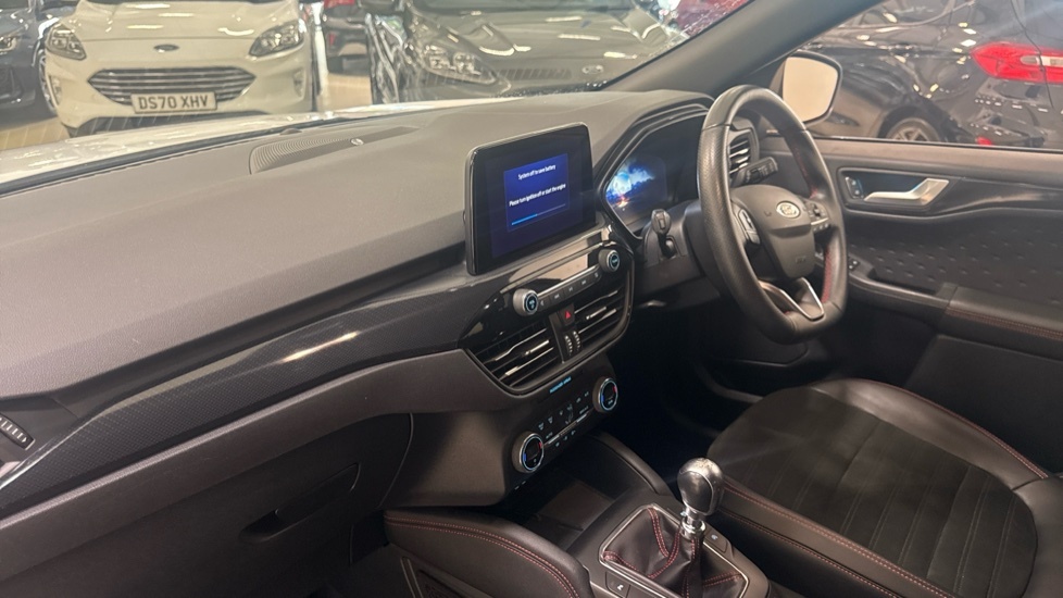 Ford Kuga Hatchback White #9