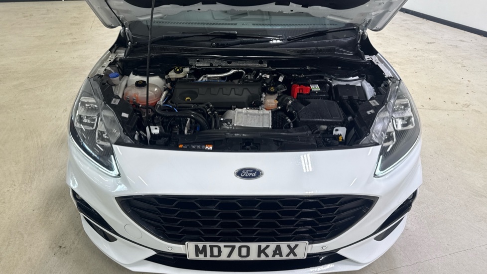 Ford Kuga Hatchback White #8