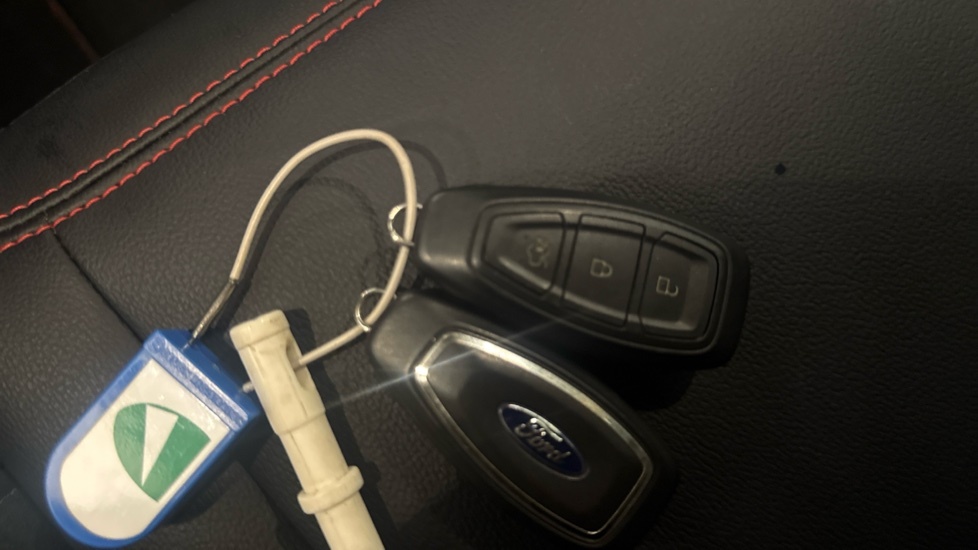 Ford Kuga Hatchback White #19