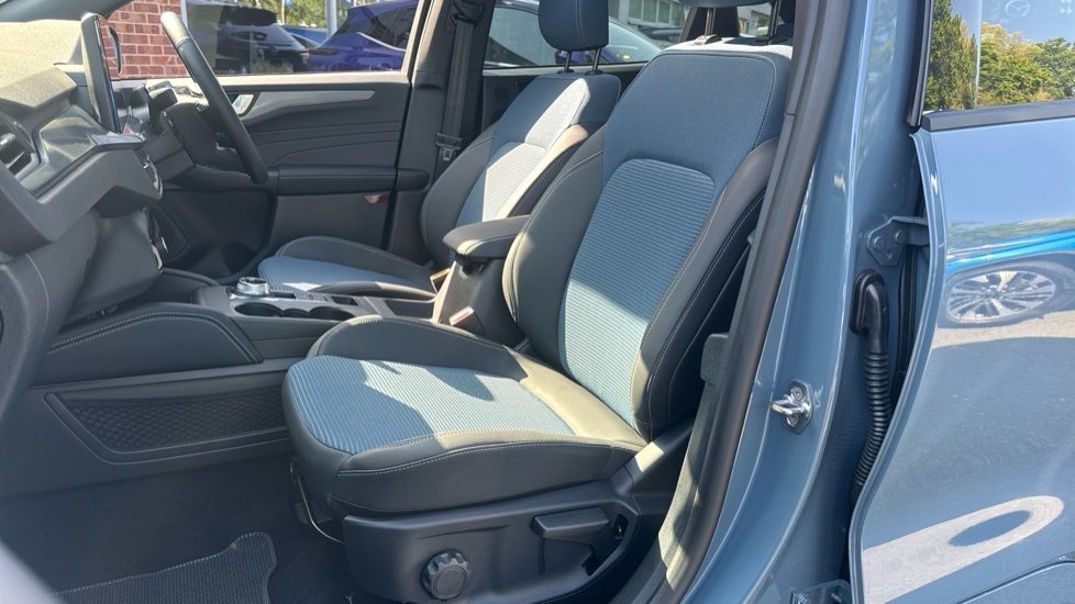 Ford Kuga Titanium White #37