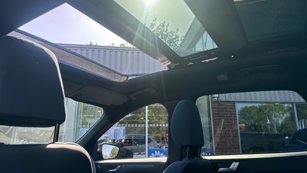 Ford Kuga Titanium White #35