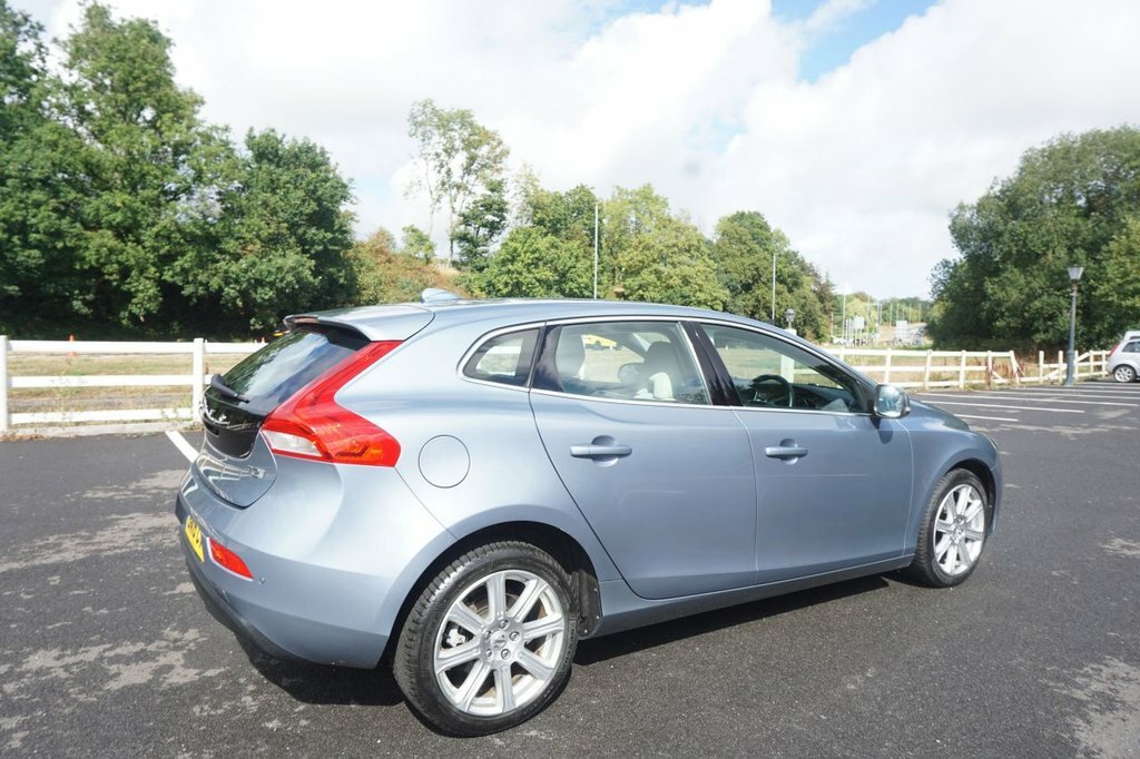 Volvo V40 2L Inscription Blue #3