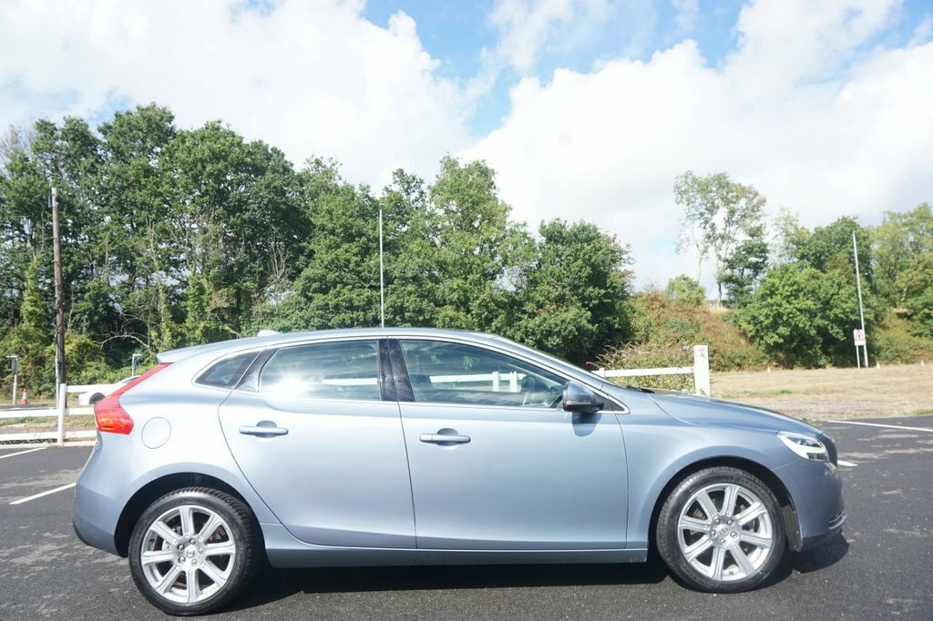 Volvo V40 2L Inscription Blue #2