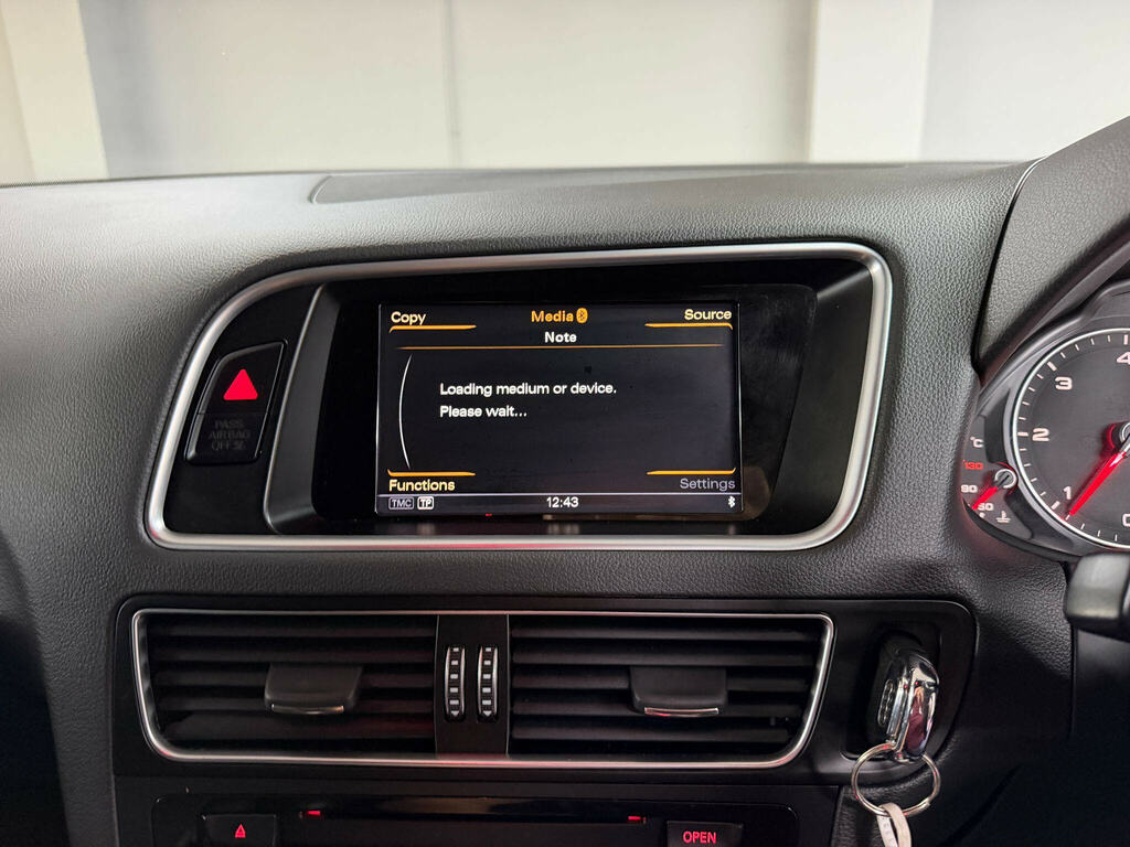 Audi Q5 Se Black #54