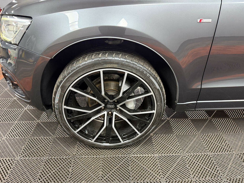 Audi Q5 Se Black #48