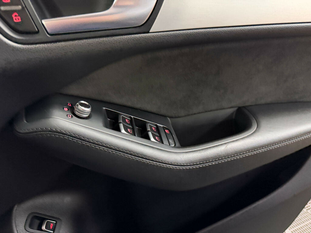 Audi Q5 Se Black #44