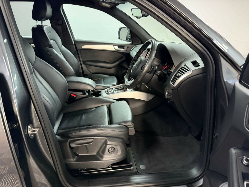 Audi Q5 Se Black #26