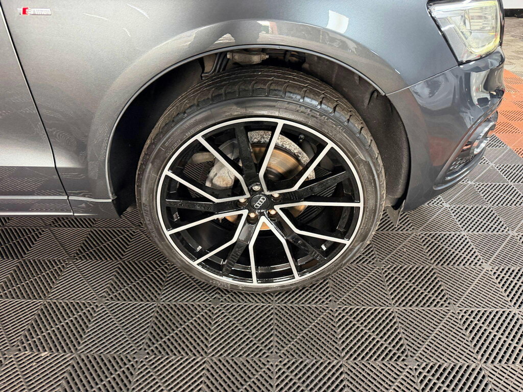 Audi Q5 Se Black #51