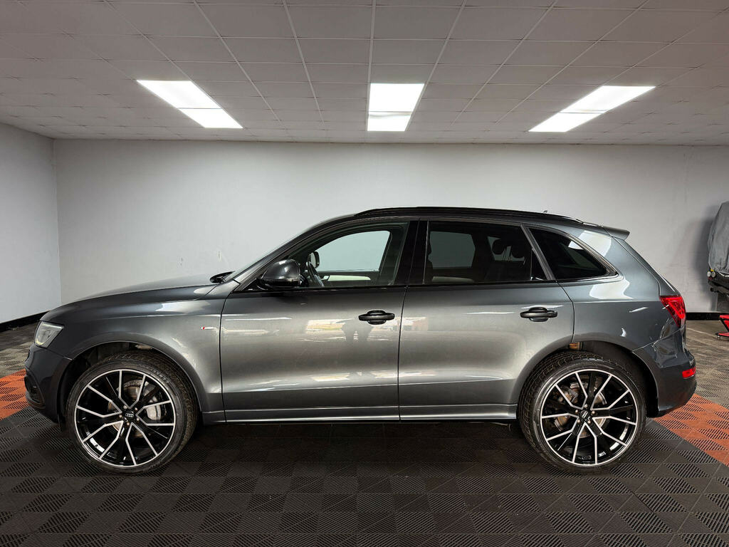 Audi Q5 Se Black #9