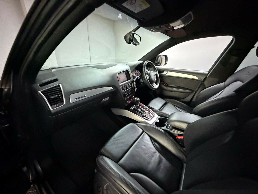 Audi Q5 Se Black #77
