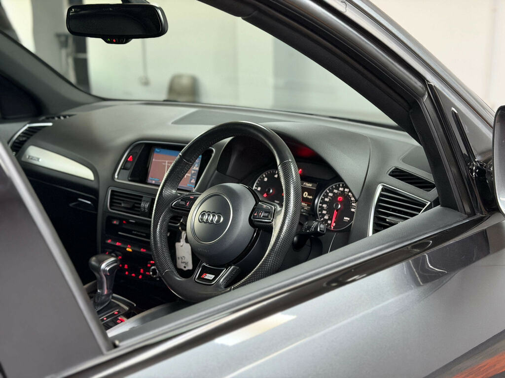 Audi Q5 Se Black #24