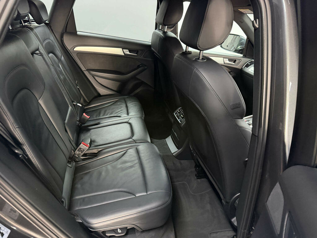 Audi Q5 Se Black #36