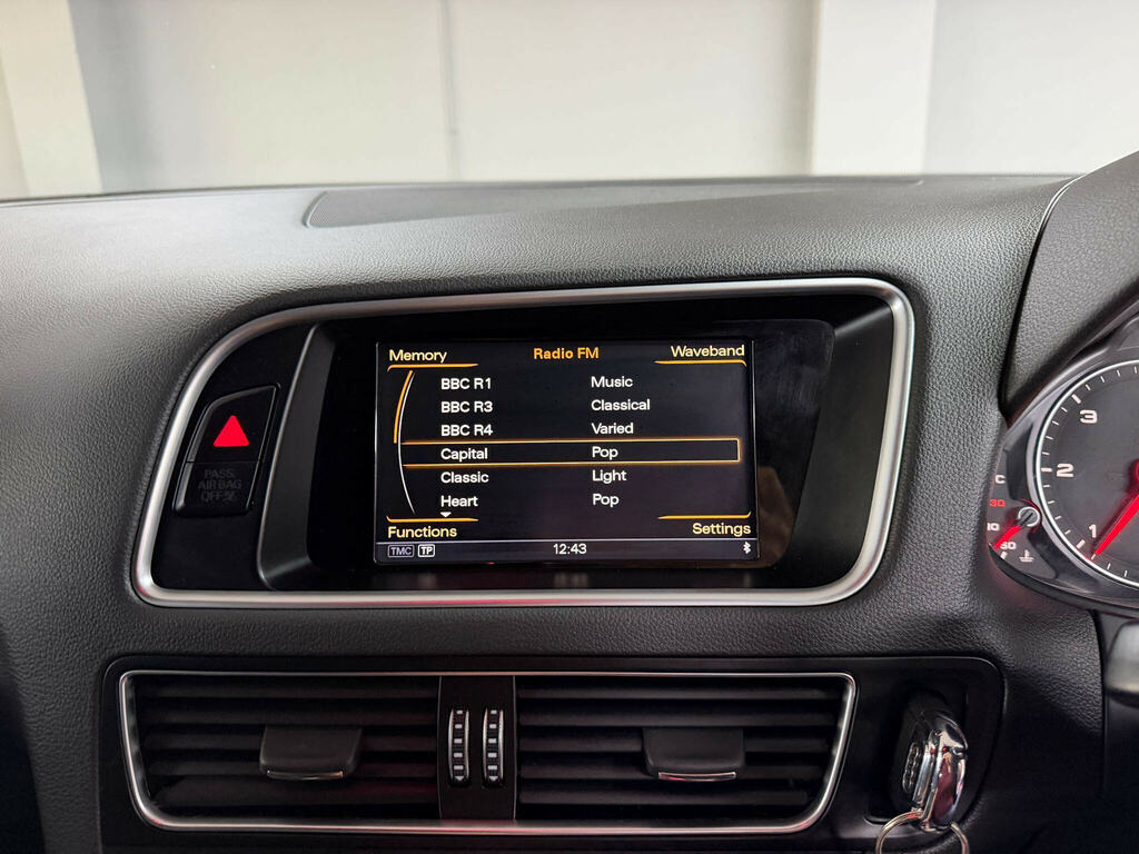 Audi Q5 Se Black #56