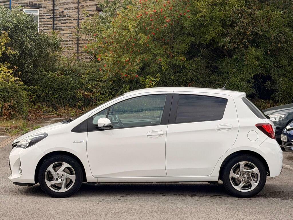 Toyota Yaris 1.5 Vvt-h Icon E-cvt Euro 6 White #5