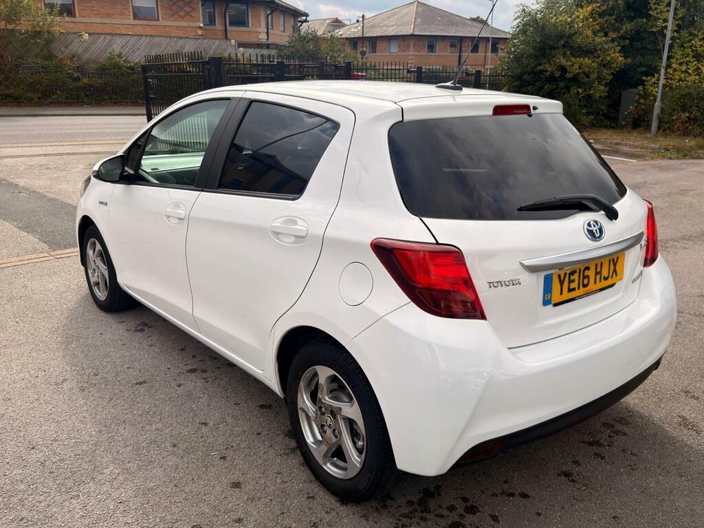 Toyota Yaris 1.5 Vvt-h Icon E-cvt Euro 6 White #6