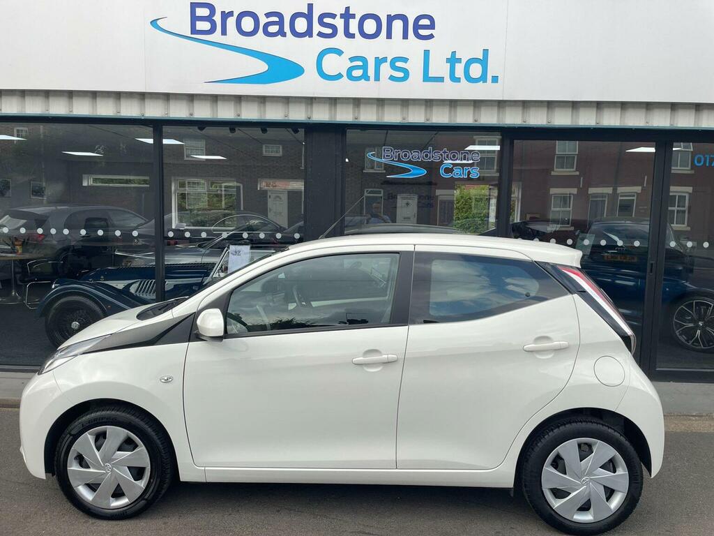 Toyota Aygo 1.0 Vvt-i X-play Euro 6 White #6