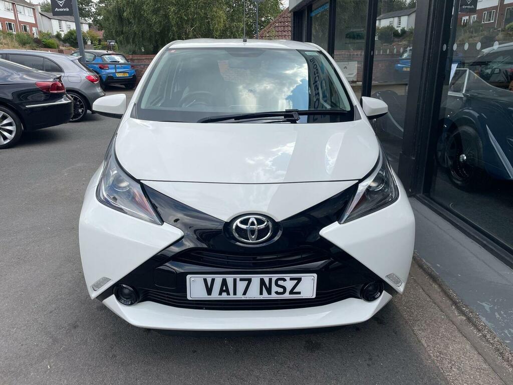 Toyota Aygo 1.0 Vvt-i X-play Euro 6 White #3