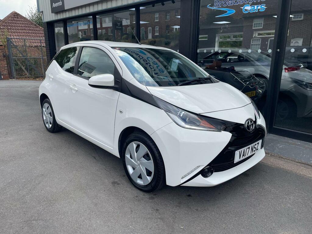 Toyota Aygo 1.0 Vvt-i X-play Euro 6 White