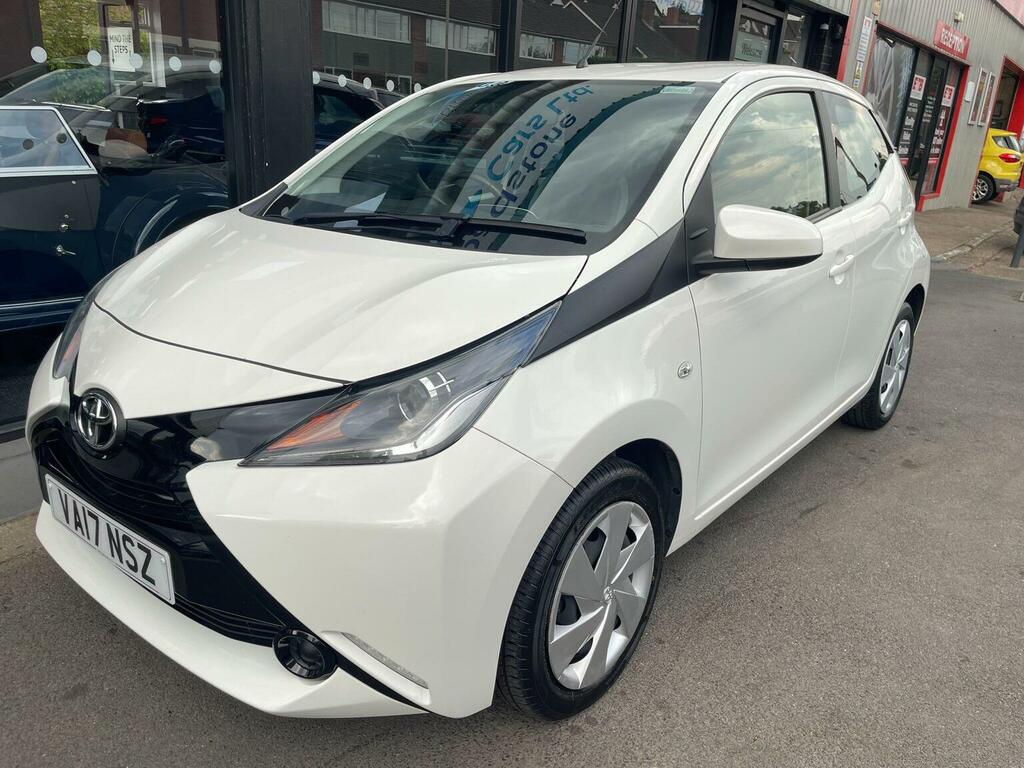 Toyota Aygo 1.0 Vvt-i X-play Euro 6 White #2