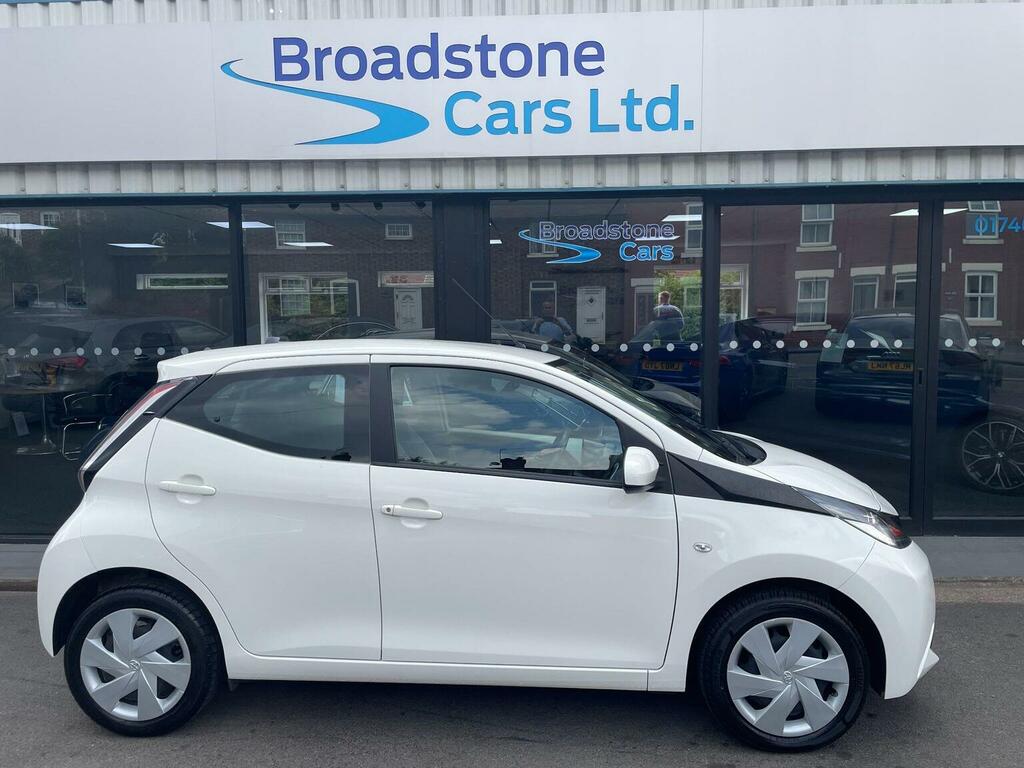 Toyota Aygo 1.0 Vvt-i X-play Euro 6 White #5