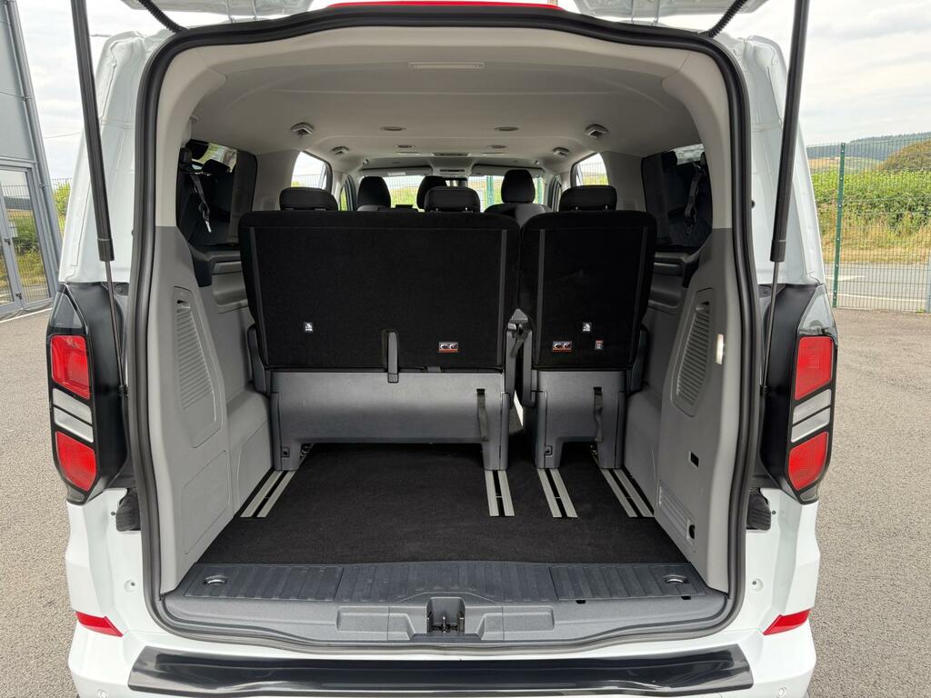 Ford Tourneo Custom 2.0 320 Ecoblue Titanium Luxe Minibus Double Cab 5 White #4