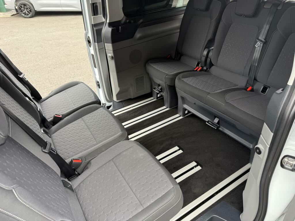 Ford Tourneo Custom 2.0 320 Ecoblue Titanium Luxe Minibus Double Cab 5 White #3