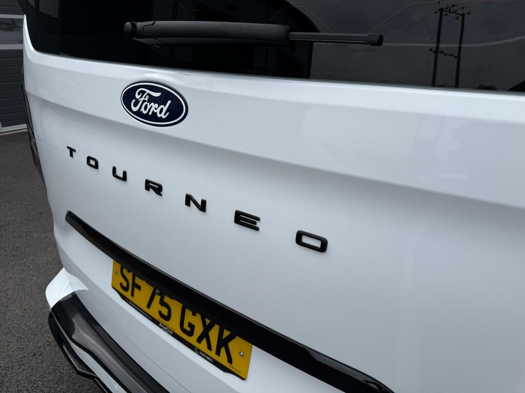 Ford Tourneo Custom 2.0 320 Ecoblue Titanium Luxe Minibus Double Cab 5 White #5