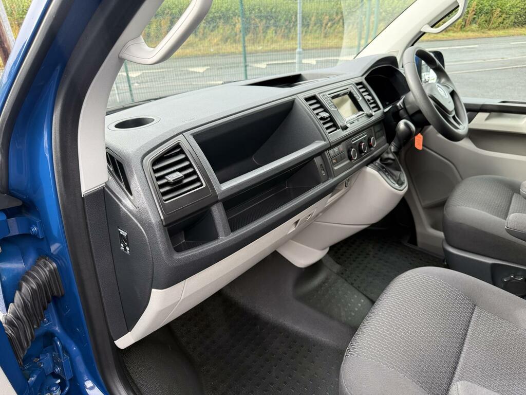 Volkswagen Transporter Shuttle Shuttle Black #19