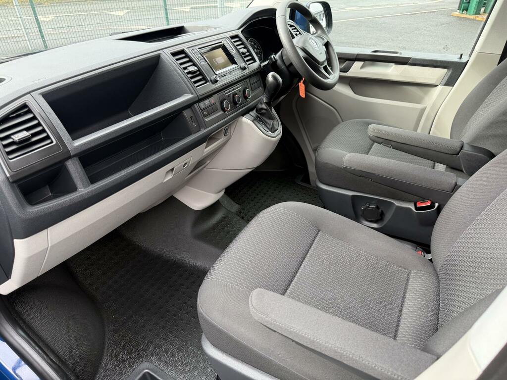 Volkswagen Transporter Shuttle Shuttle Black #21
