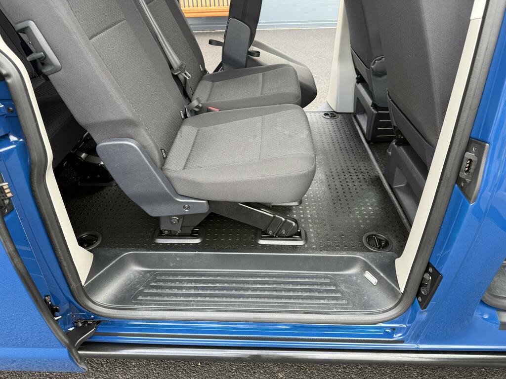 Volkswagen Transporter Shuttle Shuttle Black #10