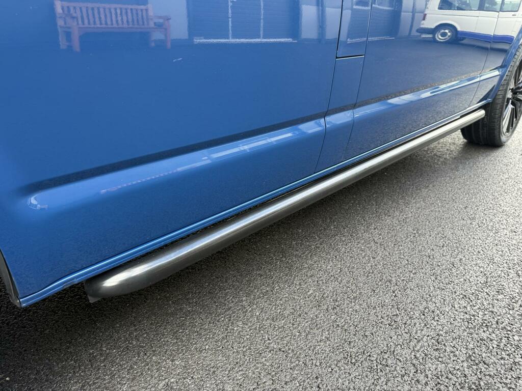 Volkswagen Transporter Shuttle Shuttle Black #9