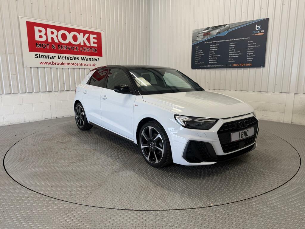 Audi A1 1.0 Tfsi 30 Black Edition Sportback S Tronic Euro White
