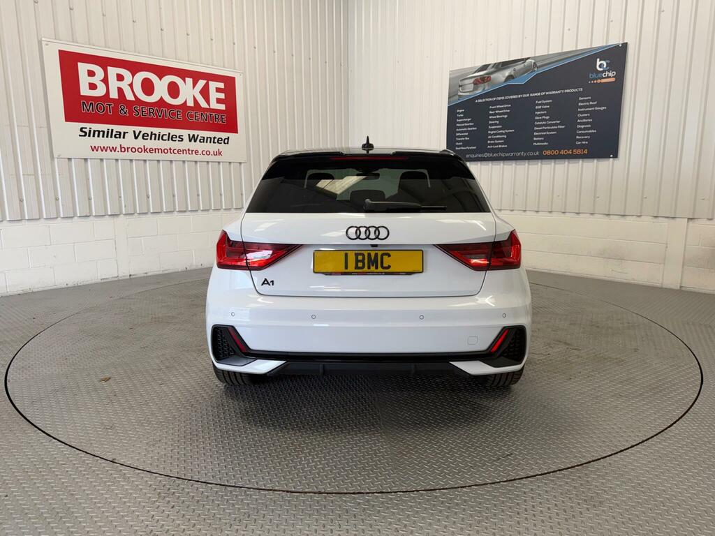 Audi A1 1.0 Tfsi 30 Black Edition Sportback S Tronic Euro White #4