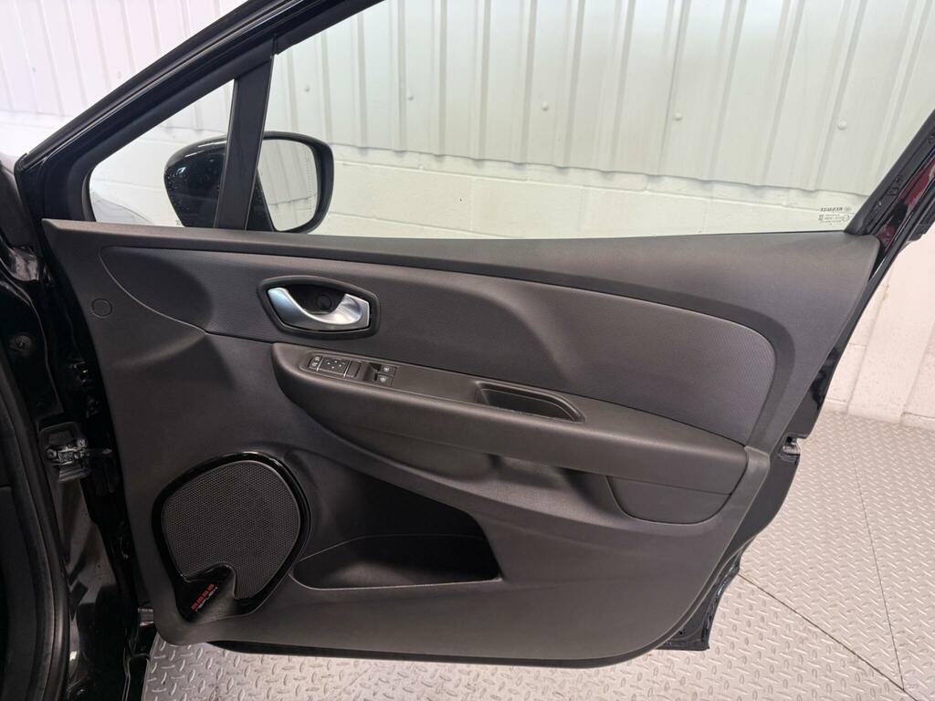 Renault Clio Hatchback Techno Black #17