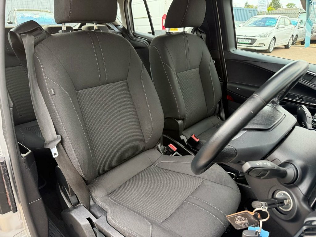 Ford B-Max 1.6L Zetec Navigator UGZ9991 Silver #2
