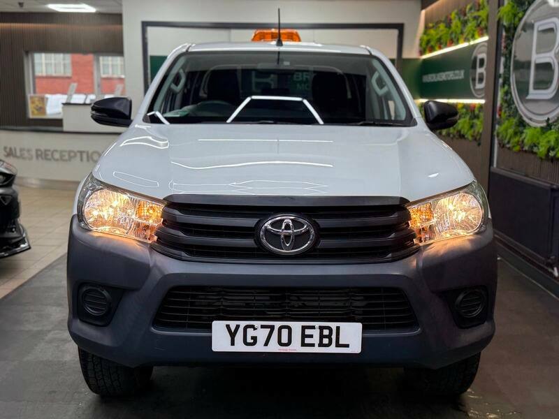 Toyota HILUX Active 4Wd D-4d Dcb Stunning Example YG70EBL White #4