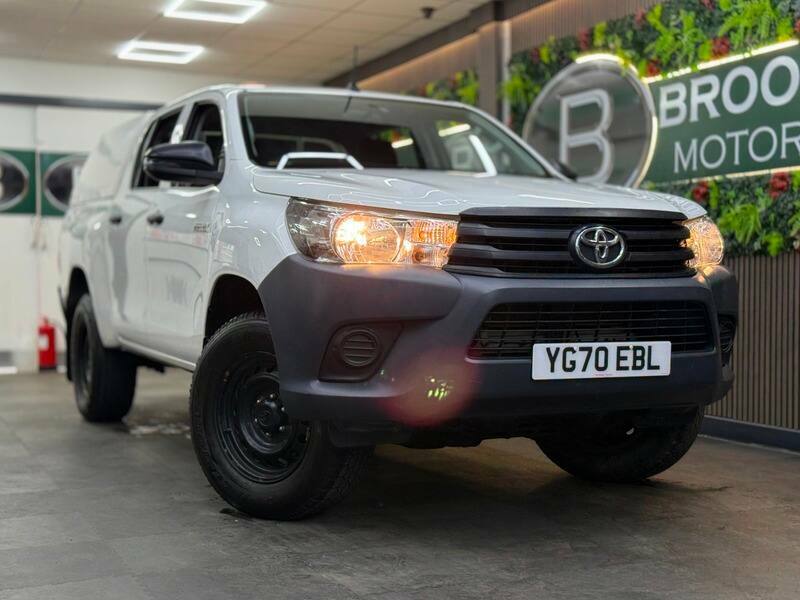 Toyota HILUX Active 4Wd D-4d Dcb Stunning Example YG70EBL White