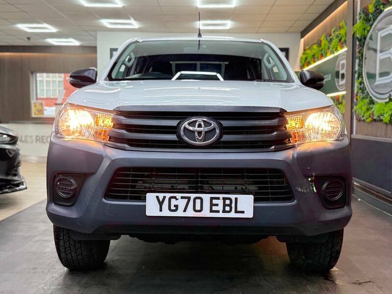 Toyota HILUX Active 4Wd D-4d Dcb Stunning Example YG70EBL White #5