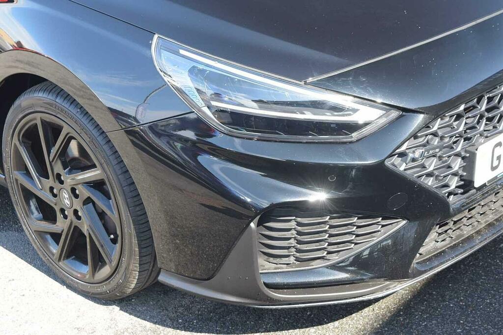 Hyundai I30 Hatchback Black #4