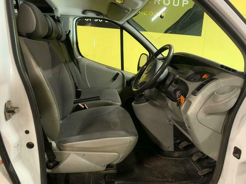 Vauxhall Vivaro Panel Van Silver #11