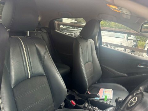 Mazda 2 Se-l Nav Red #15