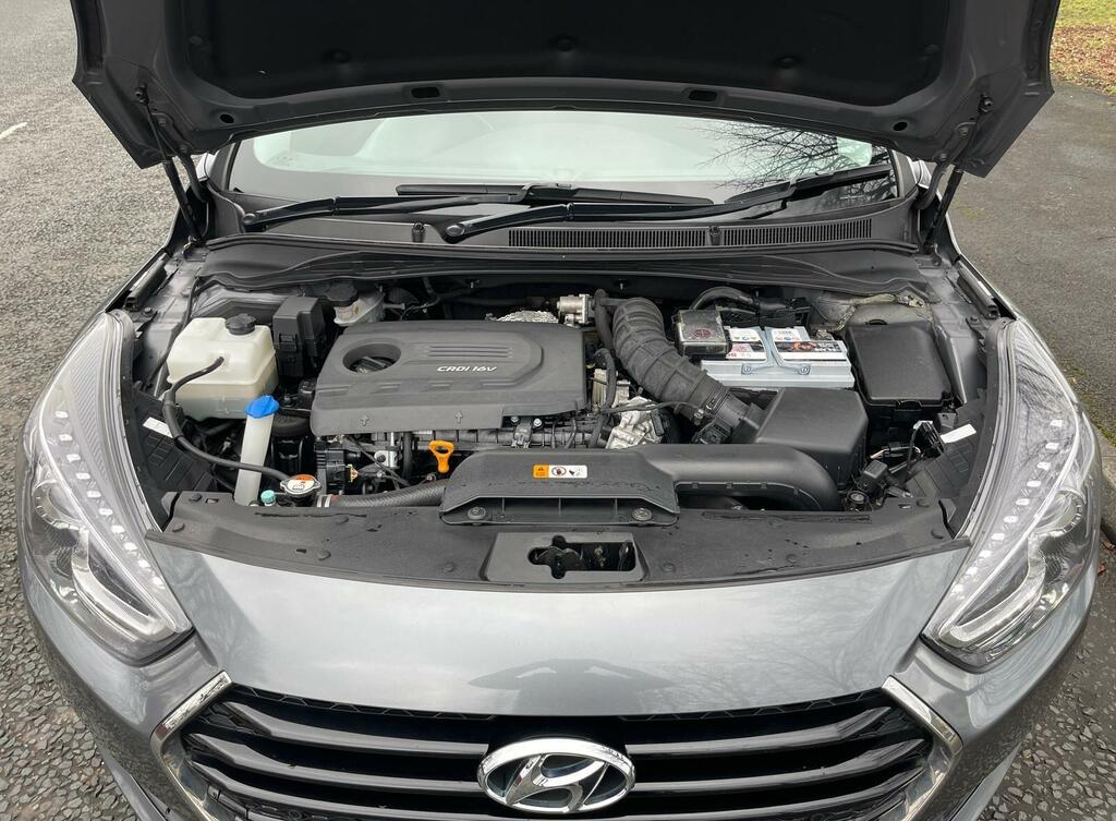 Hyundai I40 Diesel White #52