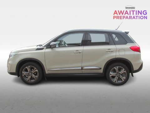 Suzuki Vitara Suv White #4